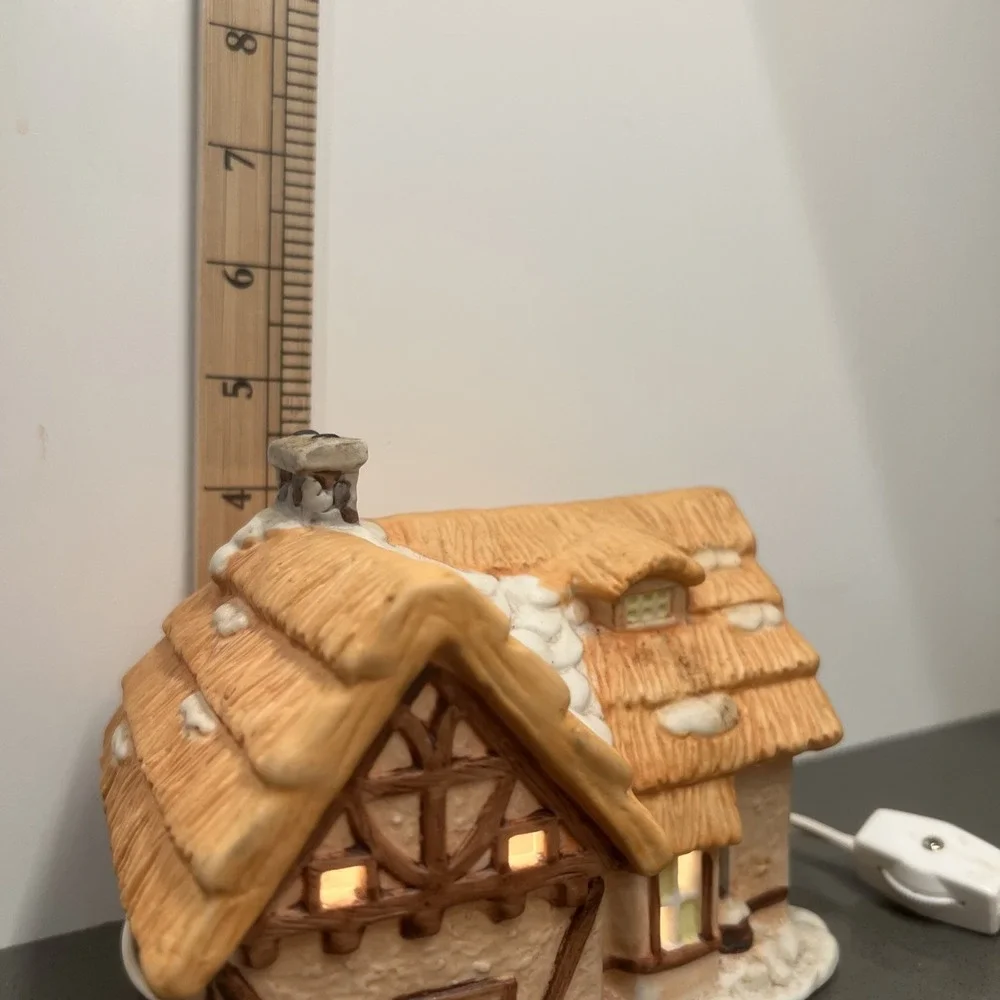 Vintage Christmas Village Cottege 1991 National Rennoc With Light